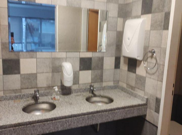 Alquiler Local comercial exelente ubicacion 5