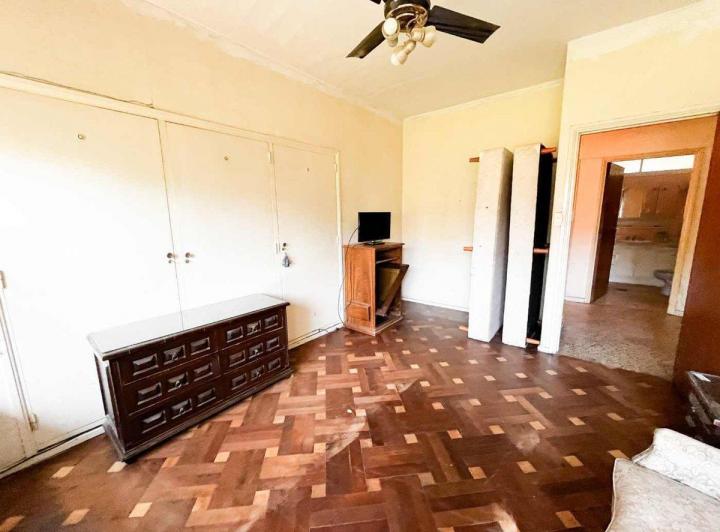Casa en venta 5 amb.  Hurlingham BARRIO INGLES 2