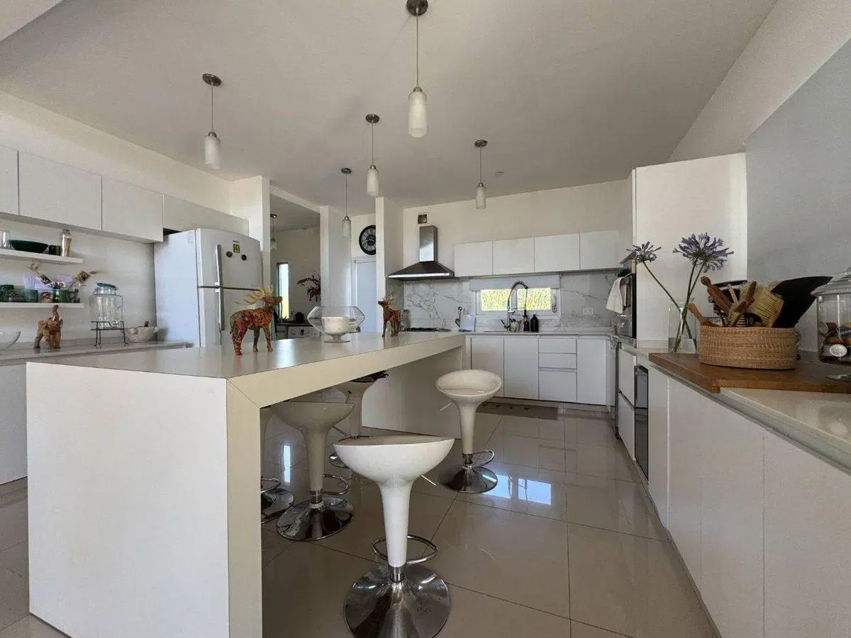 VENTA CASA 5 AMB - PILETA BARRIO BARBARITAS HIDROM 2
