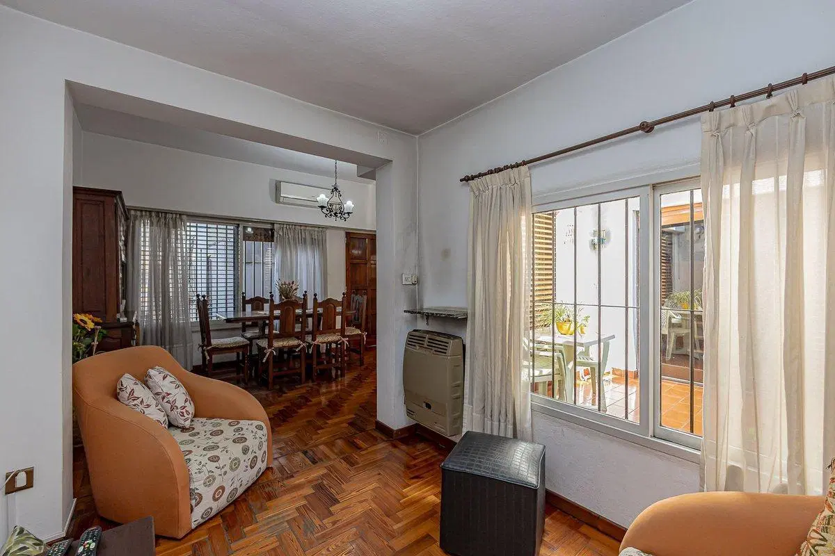 IMPECABLE Y AMPLIO PH EN VILLA SARMIENTO 5