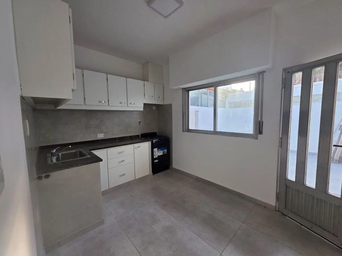 VENTA PH  3 AMB CON PATIO EN CIUDAD JARDÍN 2