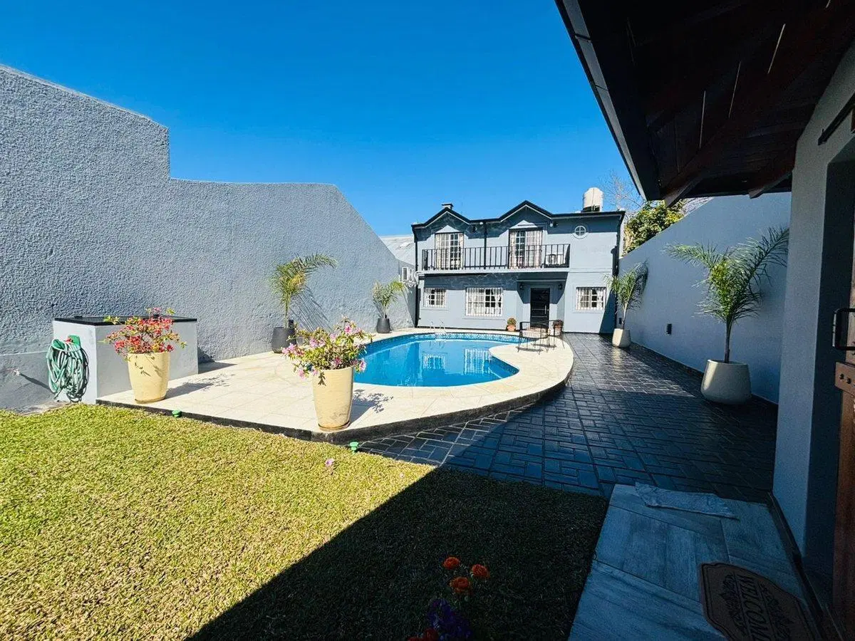 Venta casa 5 amb - quincho y pileta - San Fernando 2