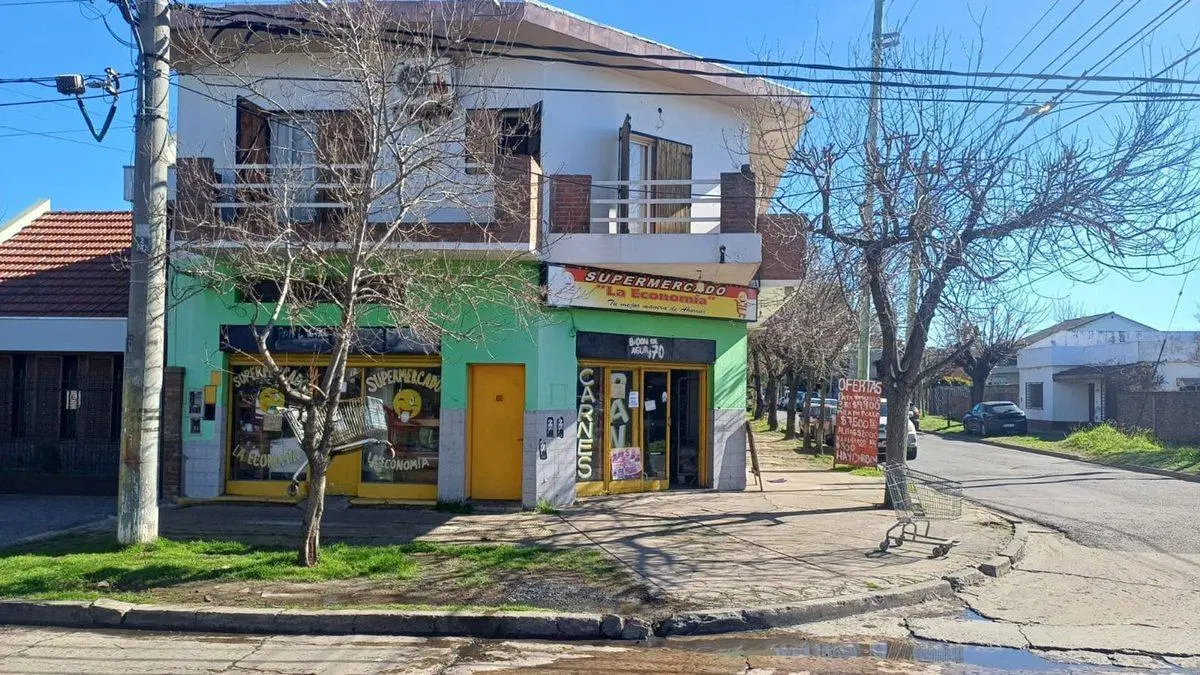 Local comercial más amplio departamento Hurlingham 2