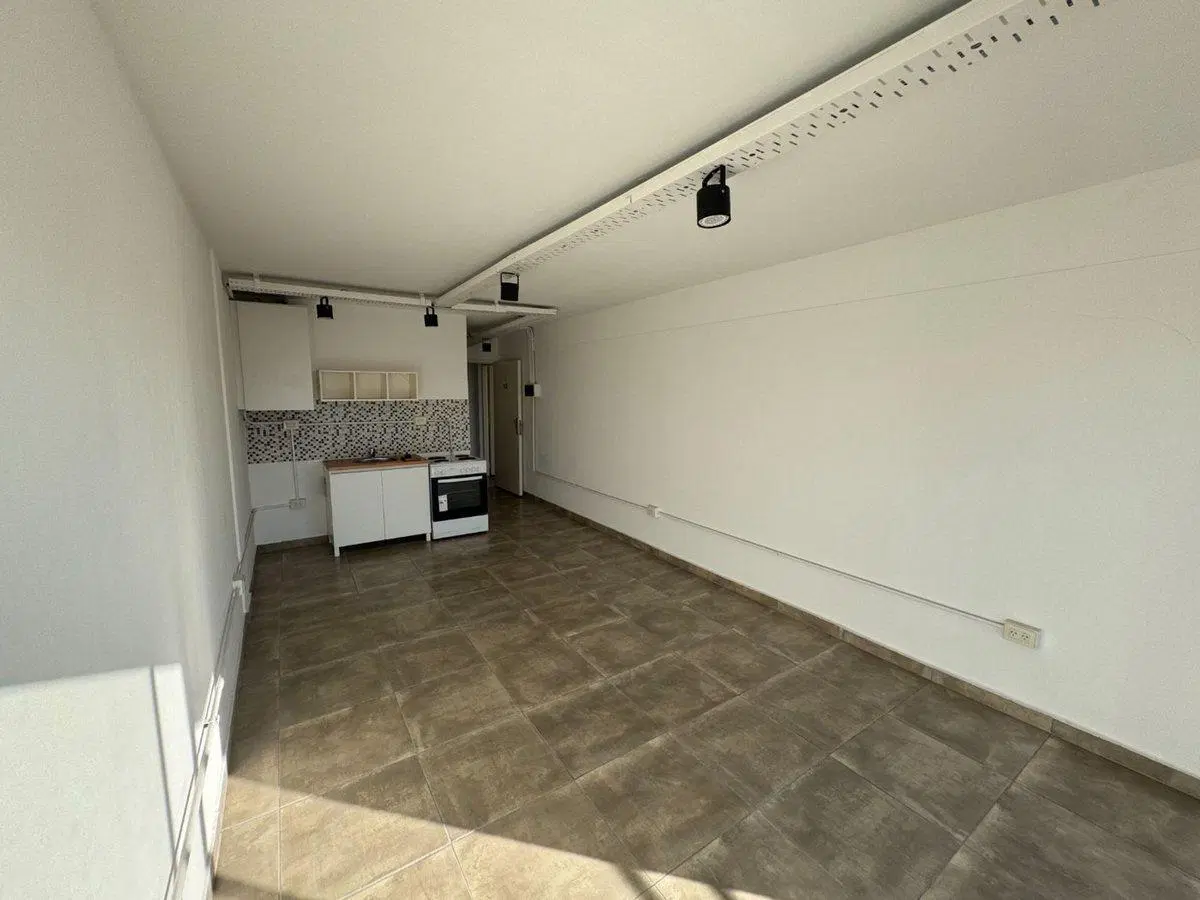 Venta Depto Monoambiente con balcón Billinghurst 2