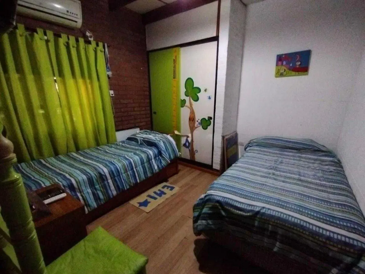 CASA QUINTA 4 AMBIENTES, QUINCHO Y PILETA 4