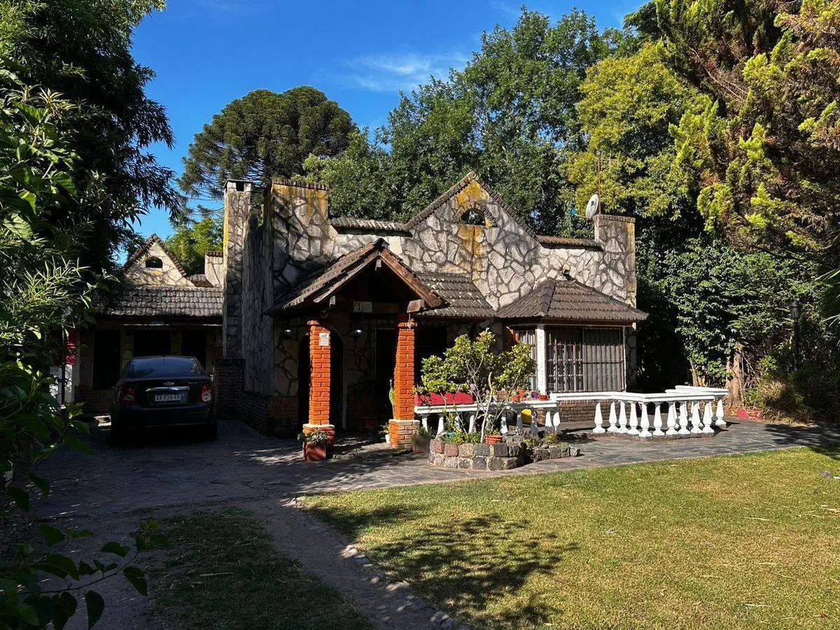 CASA QUINTA 4 AMBIENTES, QUINCHO Y PILETA 5