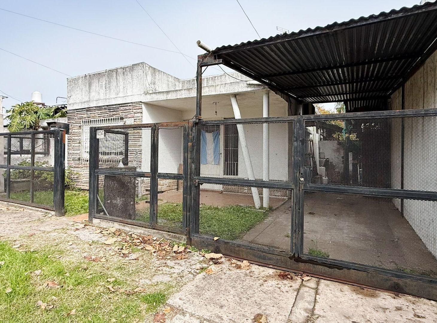 Venta Casa Hurlingham c/ dos departamentos