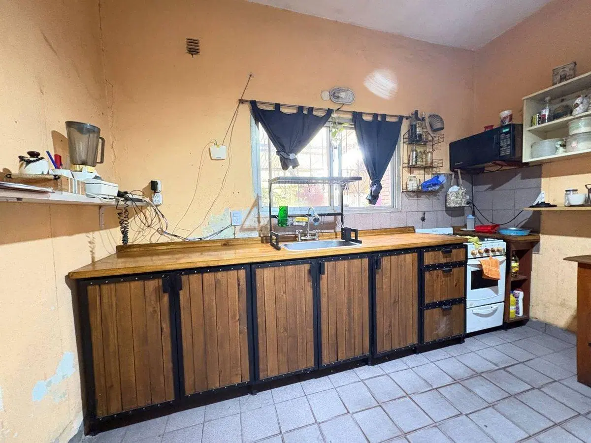 Venta Casa 6 ambientes cochera Rafael Castillo 3