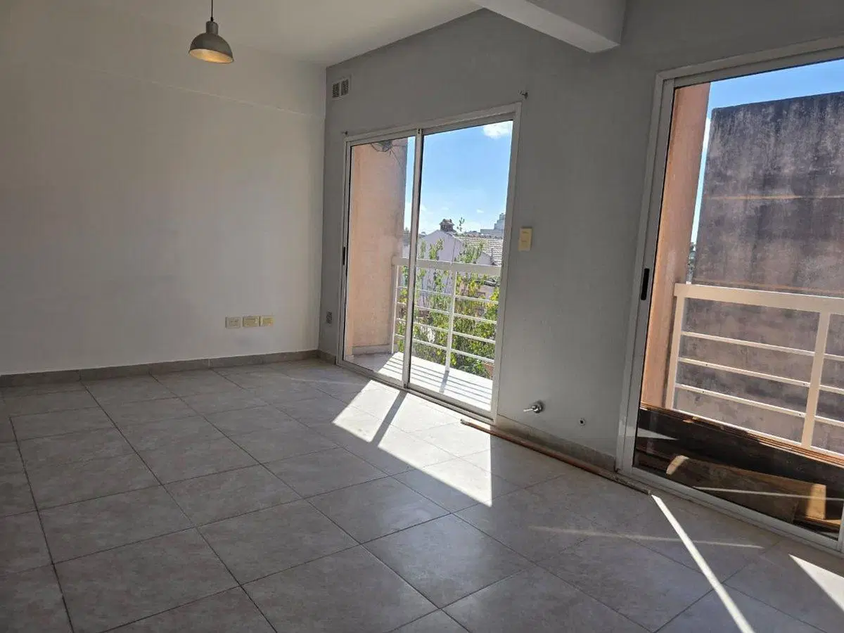 Venta  zona oeste Ramos Mejia  depto 2 Amb /balcon 2