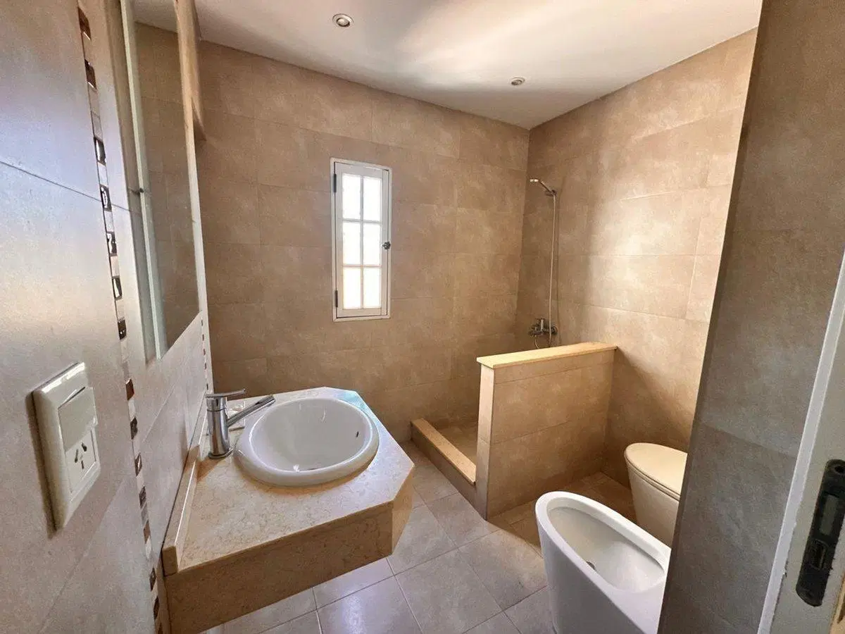 Venta casa multifamiliar -5 amb- Lomas del Mirador 5