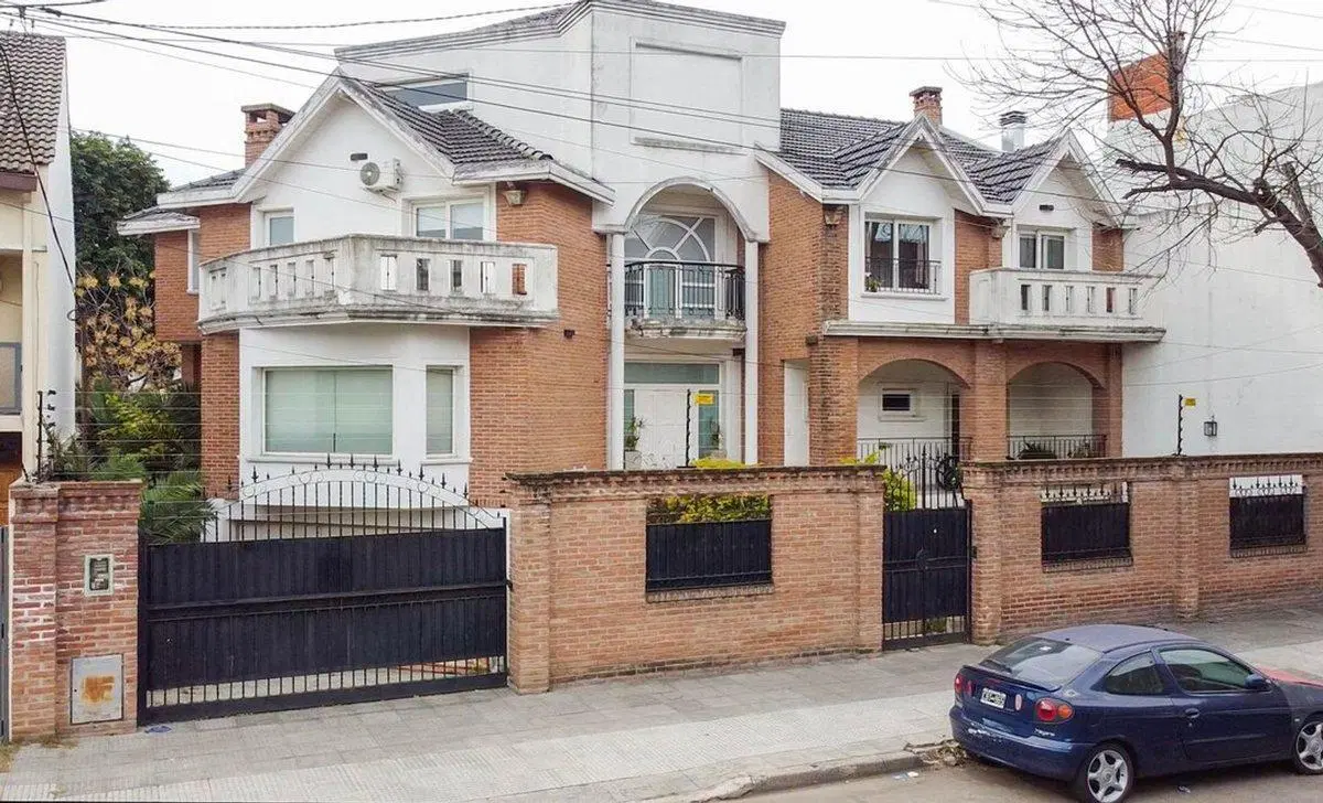 Venta Casa zona residencial de Haedo 2