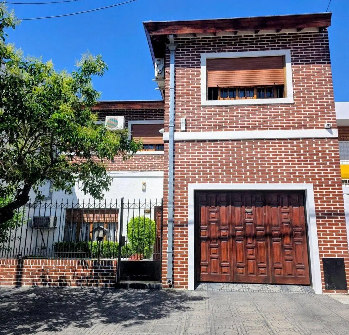 VENTA CASA 4 AMBIENTES con parque y pileta - Ramos 4