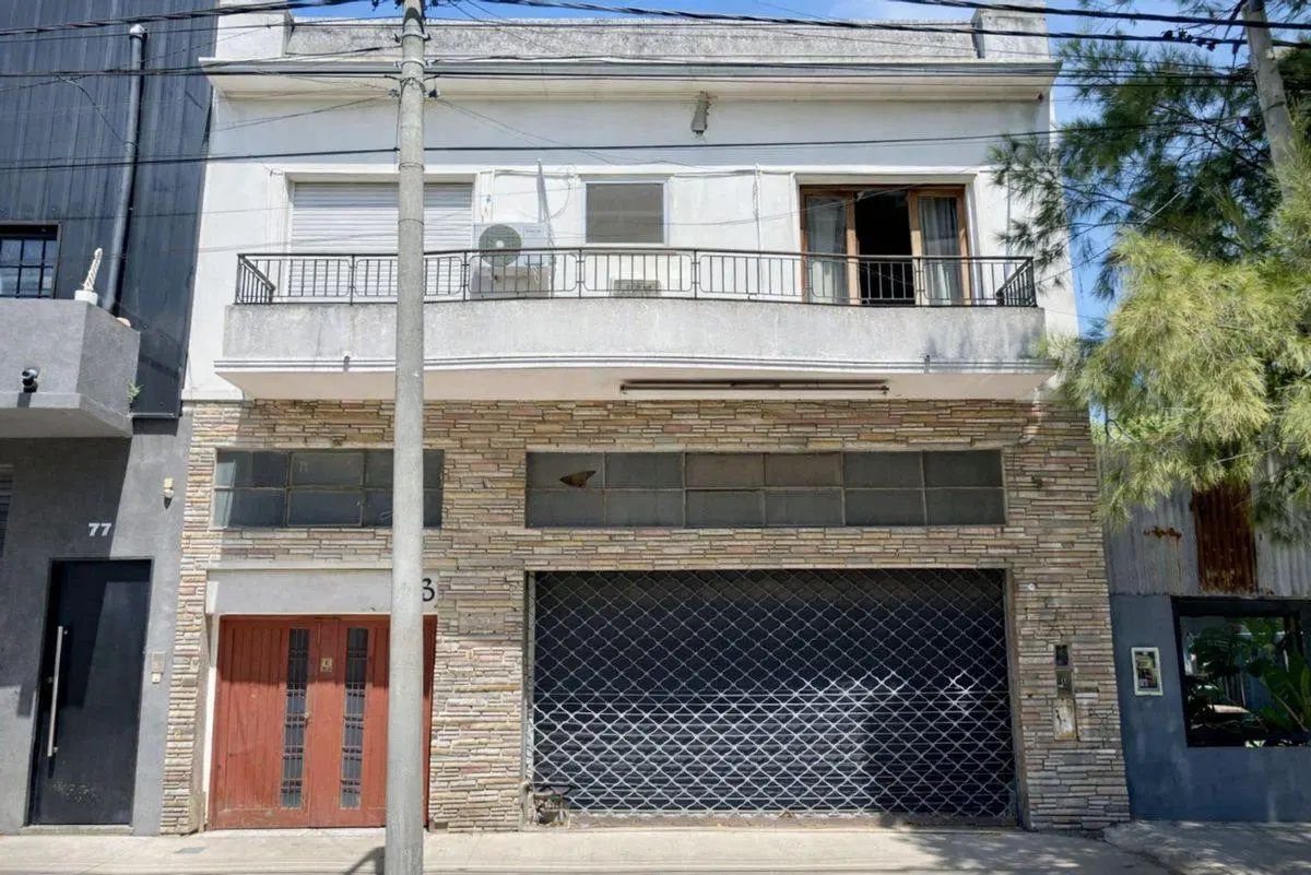 VENTA LOTE CON MEJORAS FRENTE A ESTACIÓN ELPALOMAR 5