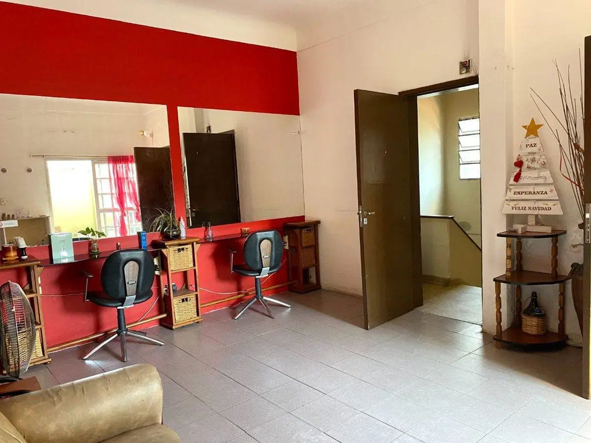 VENTA LOTE CON MEJORAS FRENTE A ESTACIÓN ELPALOMAR 3