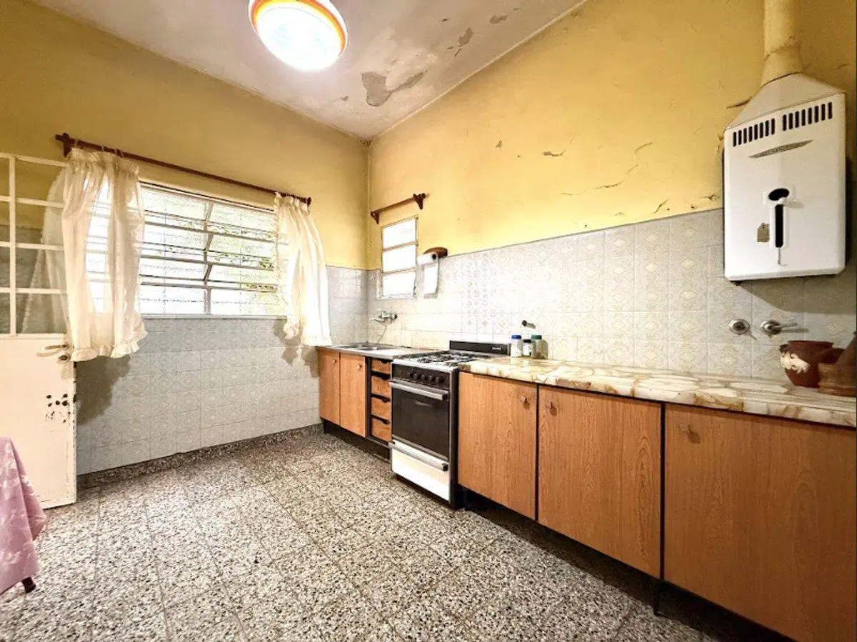 VENTA CASA 5 AMB + DEPTO EN SAN ANTONIO DE PADUA 4