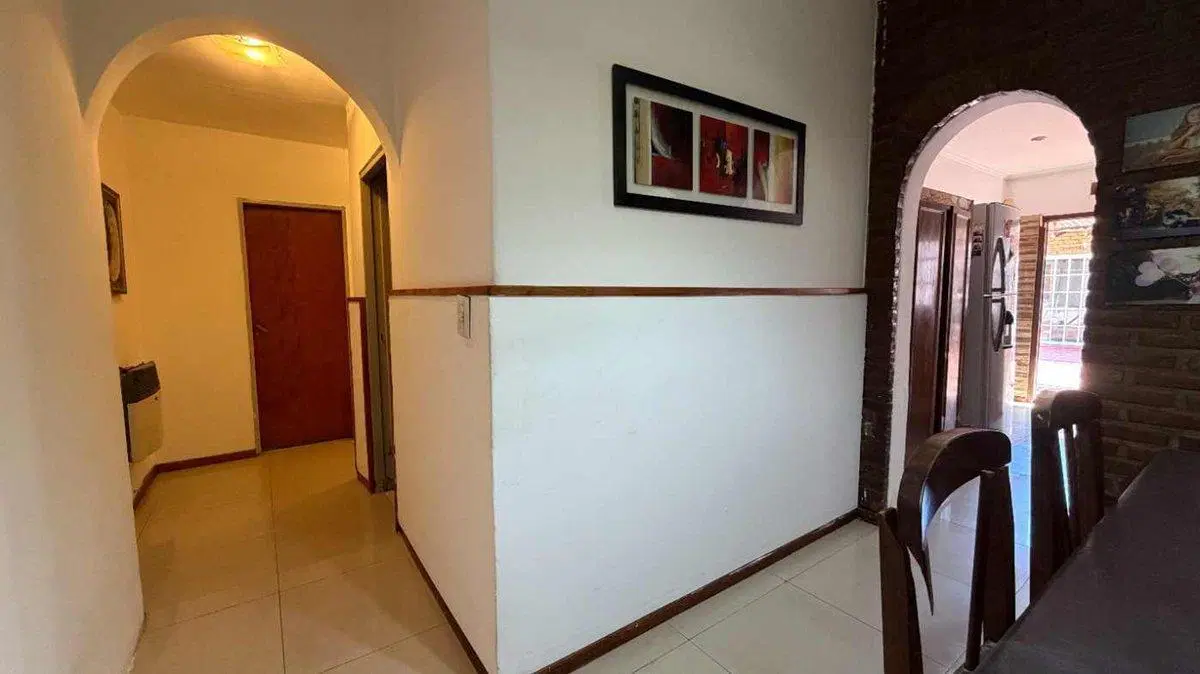 VENTA CASA MULTIFAMILIAR 4 AMB. C/PILETA Y QUINCHO 3