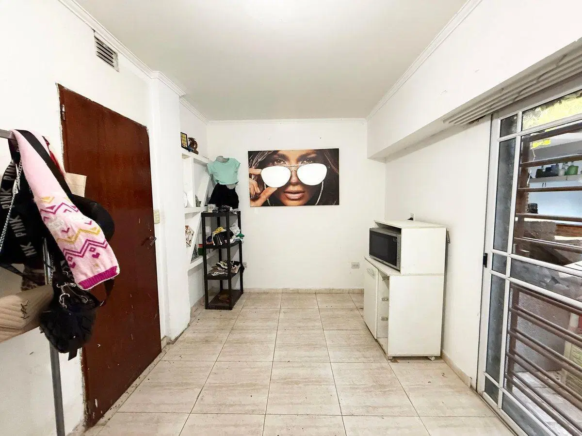 VENTA CASA 4 AMB. C/ PILETA Y QUINCHO I. CASANOVA 8