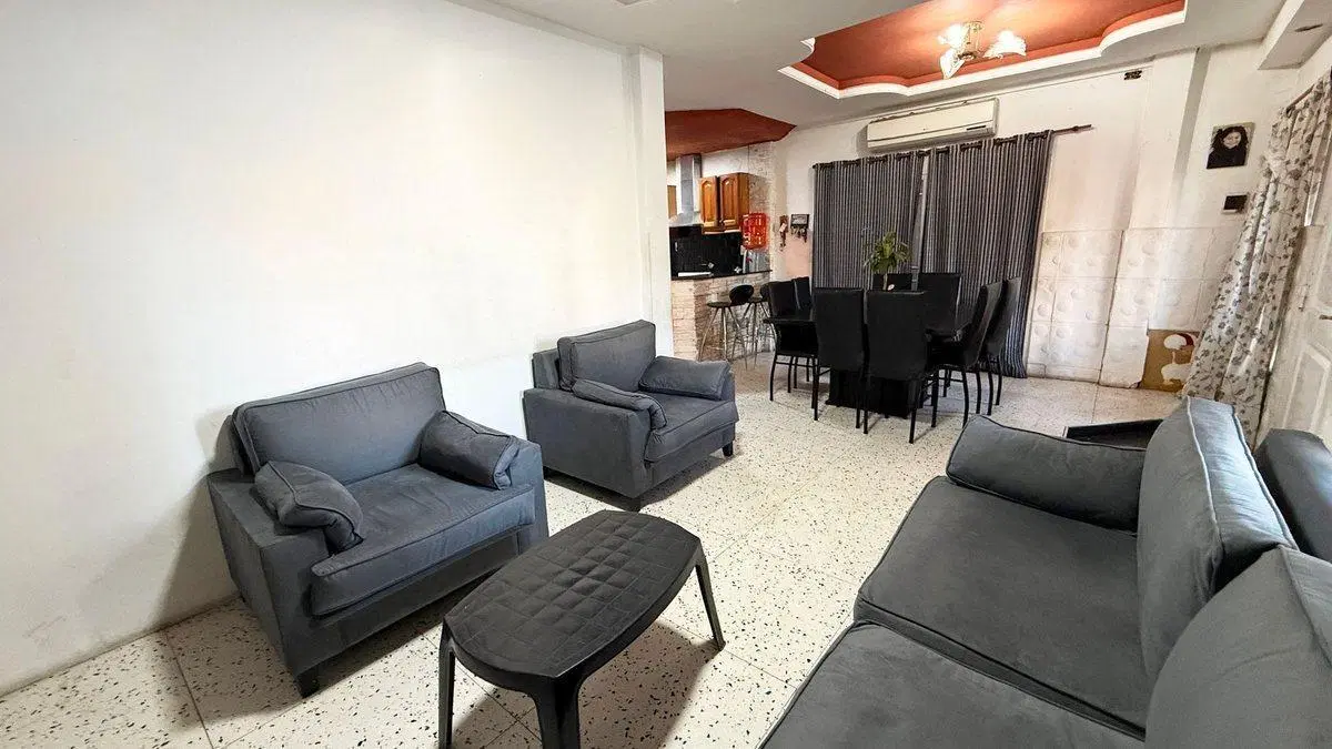 VENTA CASA 4 AMB. C/ PILETA Y QUINCHO I. CASANOVA 2