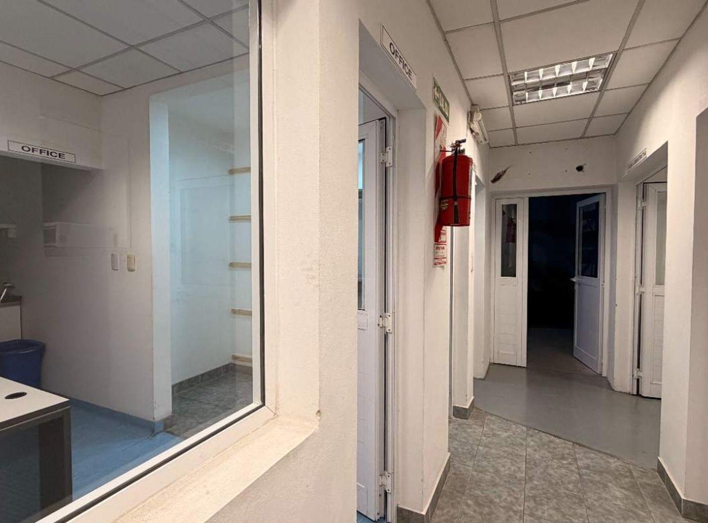 Alquiler depósito c/ oficinas Racks MORON