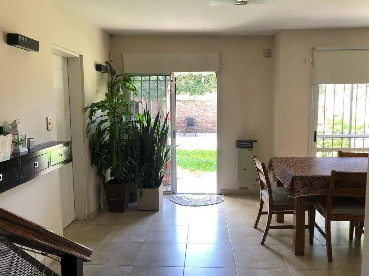 VENTA CASA 4 AMBIENTES EN BARRIO AERONÁUTICO 2