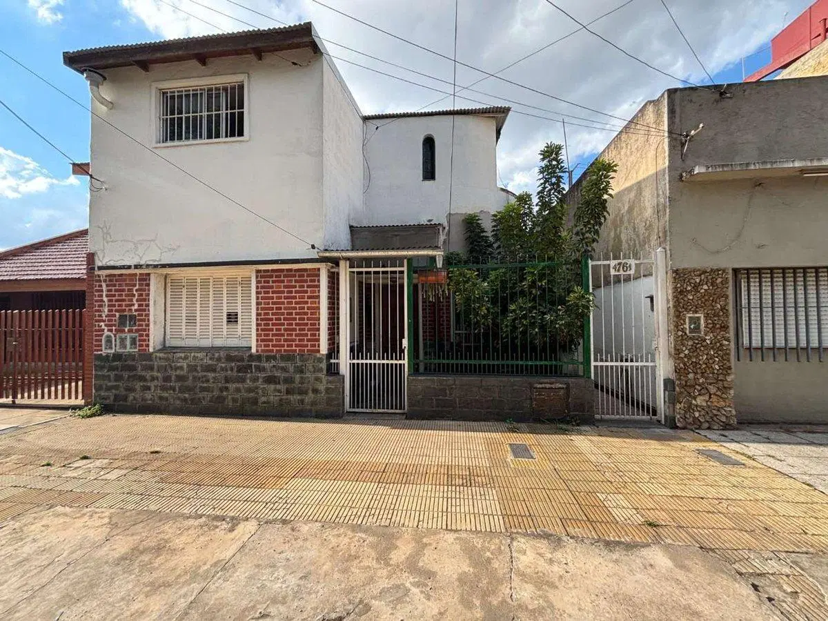 VENTA CASA 3AMB + DEPTO 2 AMB CASEROS APTO CREDITO 3