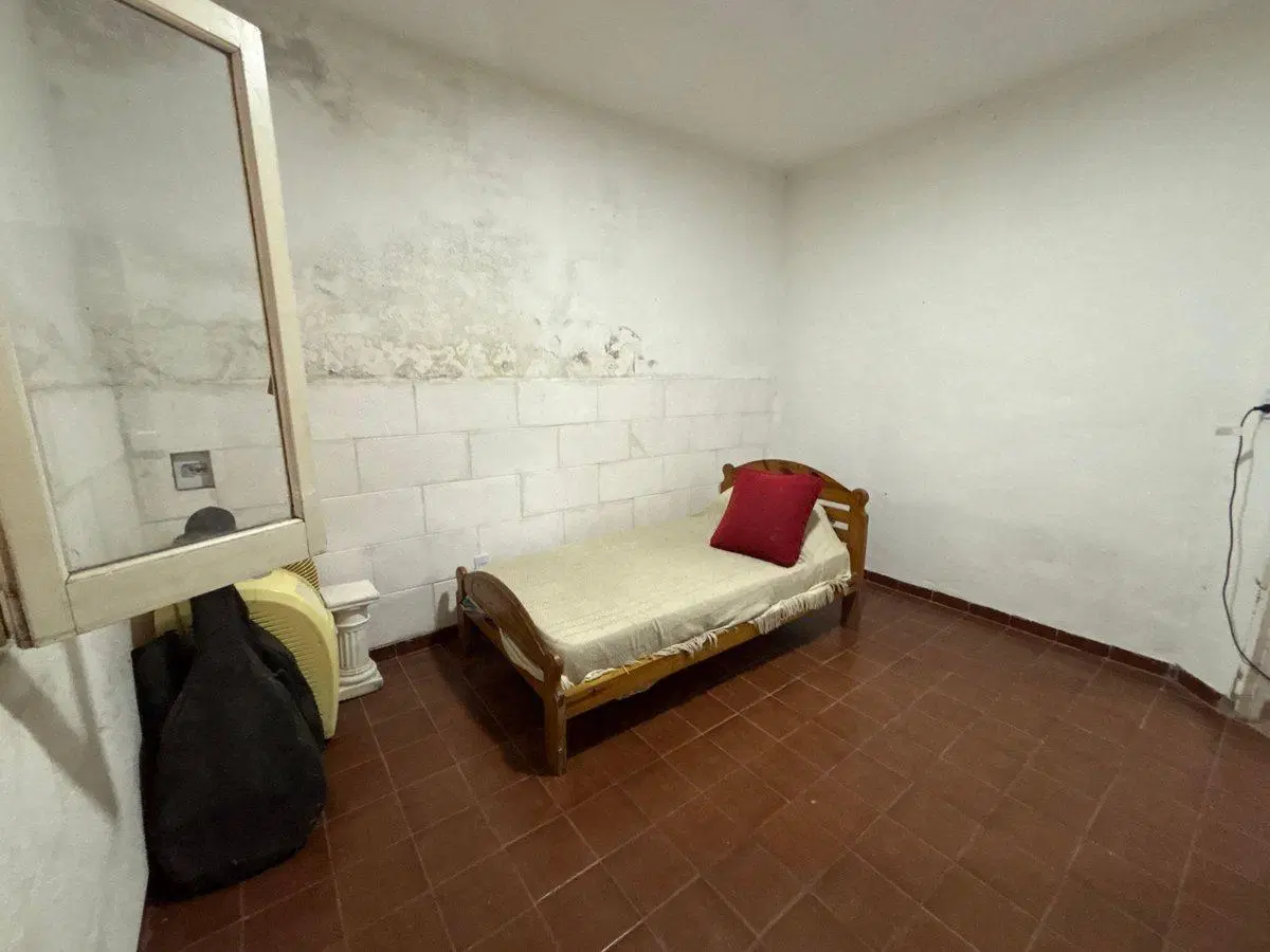 VENTA CASA 3AMB + DEPTO 2 AMB CASEROS APTO CREDITO 5