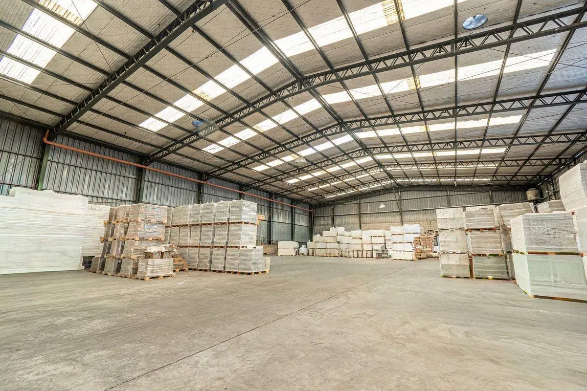 VENTA GALPÓN 1500M2 PASO DEL REY A 100M AC. OESTE 3