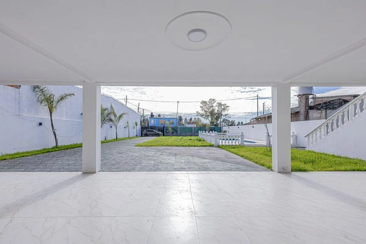 VENTA CASA /SALON 4 AMB  SAN MIGUEL CON PILETA 3