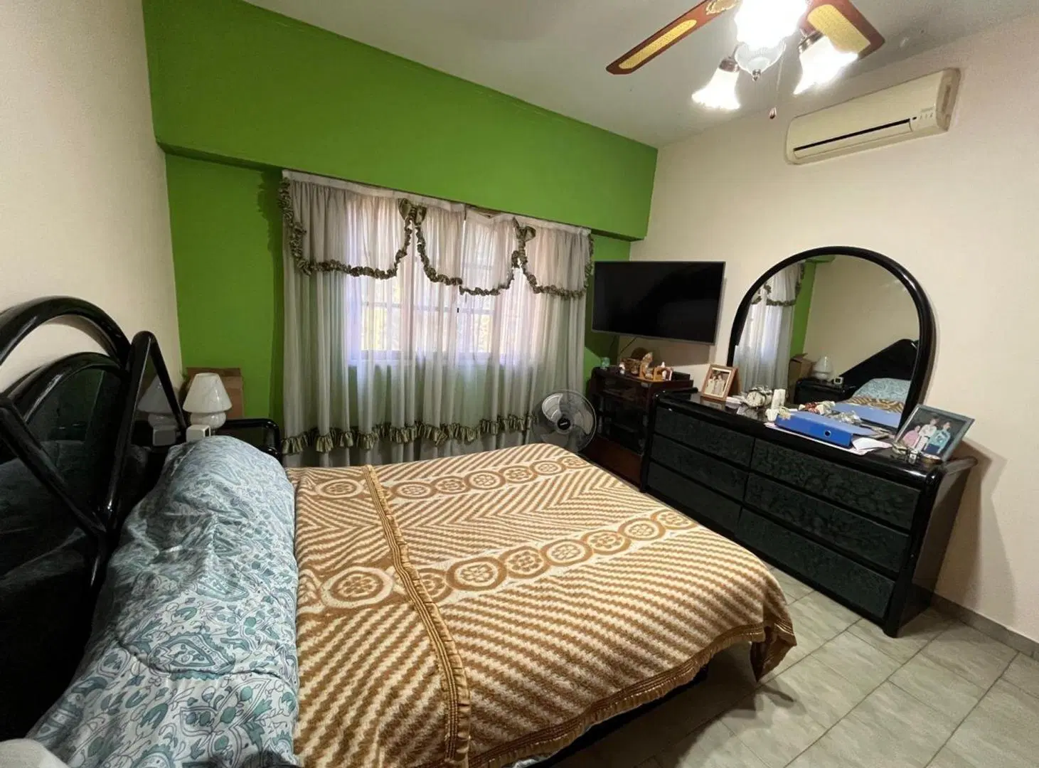 CASA EN VENTA 4 AMBIENTES EN MARTIN CORONADO 5