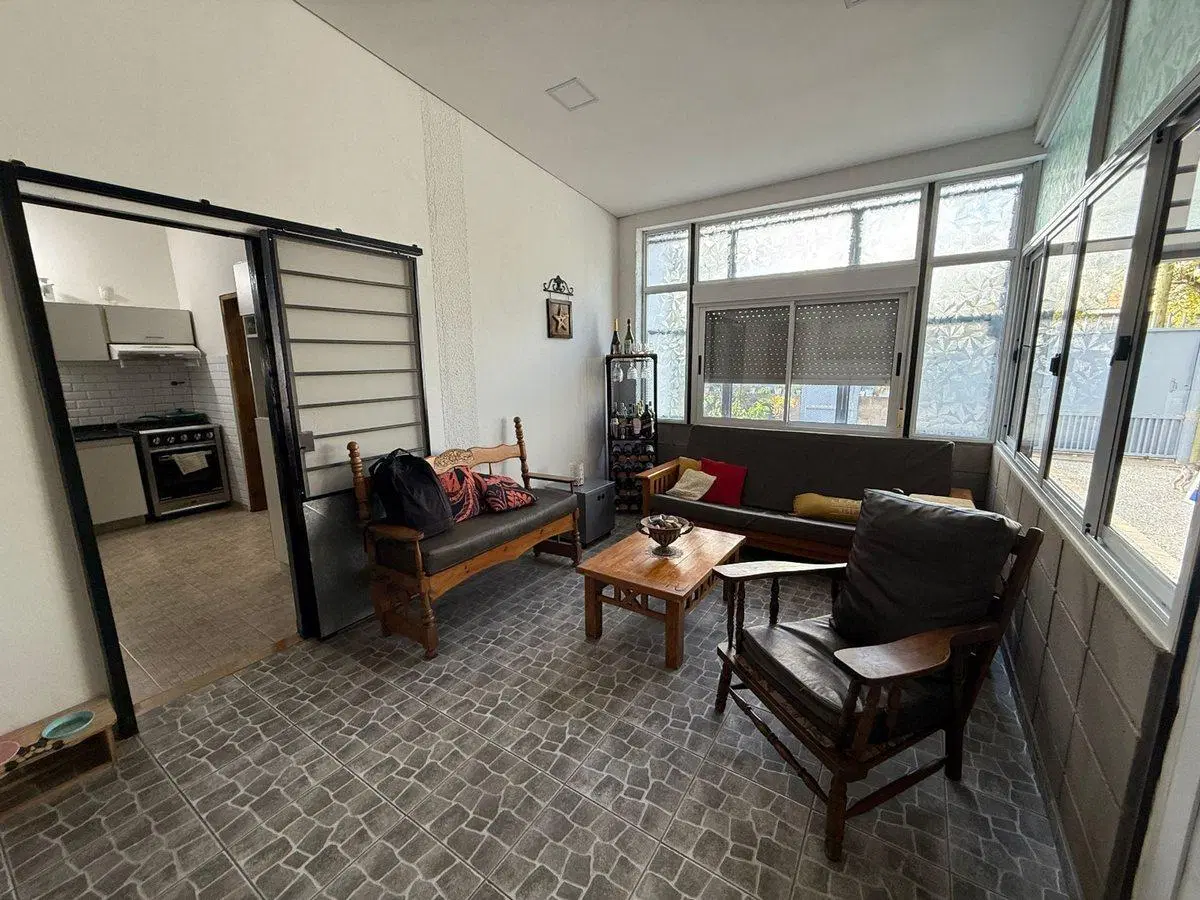 Venta casa 3 amb. William Morris cochera quincho 5