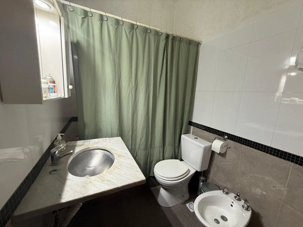 Venta casa 3 amb. William Morris cochera quincho 2