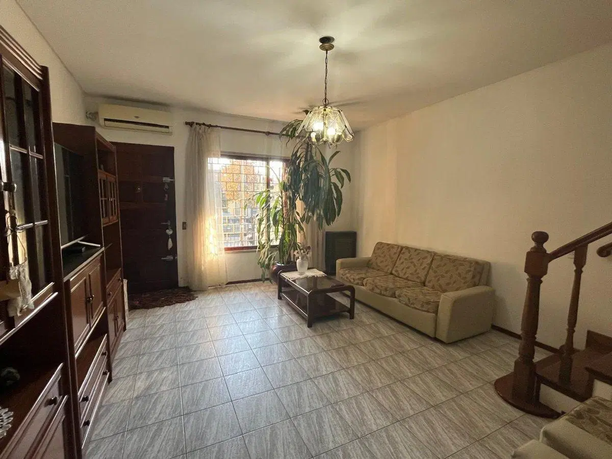 VENTA TRIPLEX CON COCHERA MORON CENTRO/APTO CRED 4