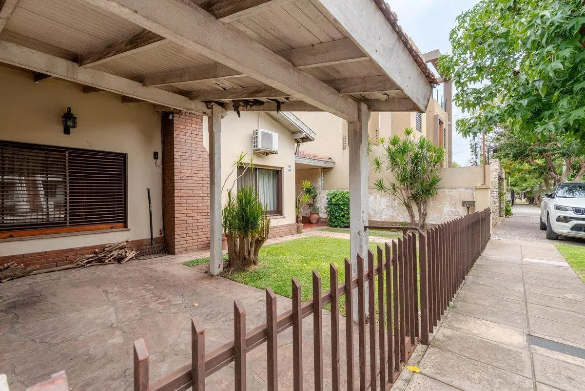 Casa venta z/oeste Ciudad Jardín Palomar permuta 3