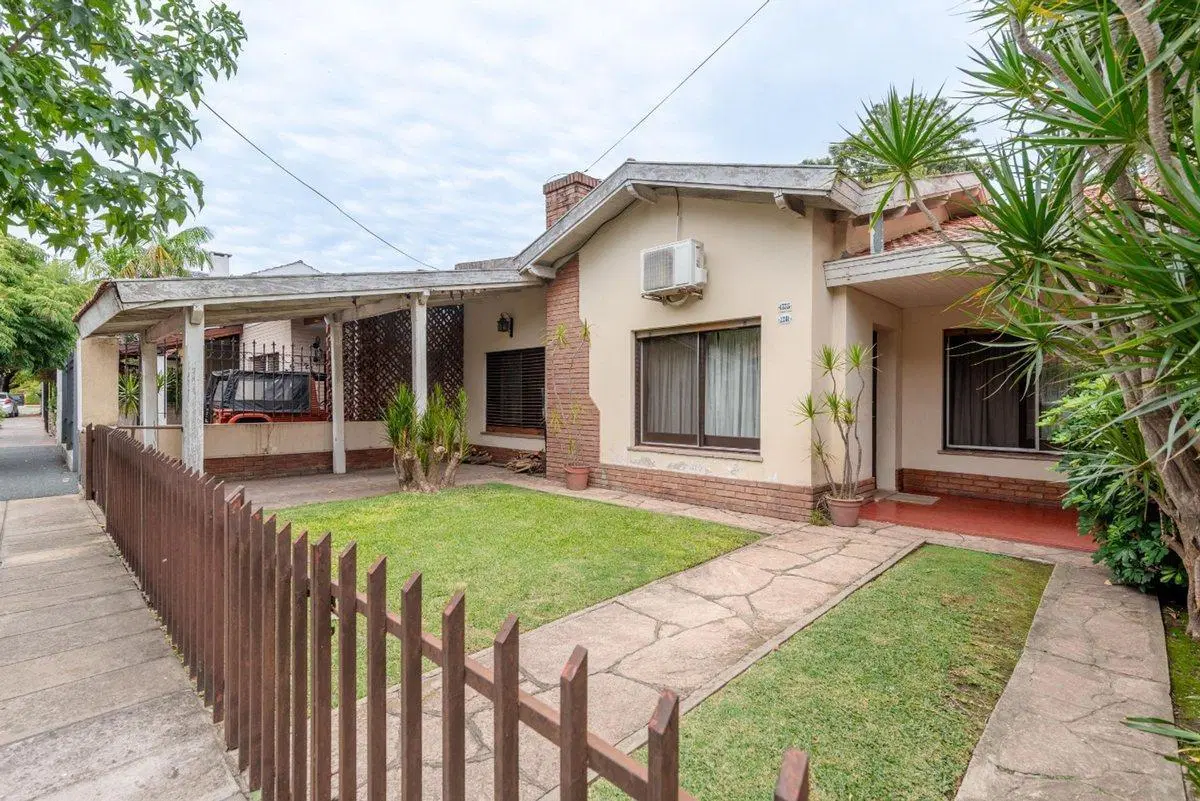 Casa venta z/oeste Ciudad Jardín Palomar permuta 2