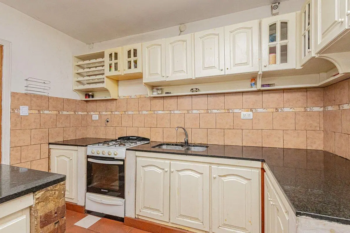 Venta - 2  propiedades C/ Cochera - San Justo. 5
