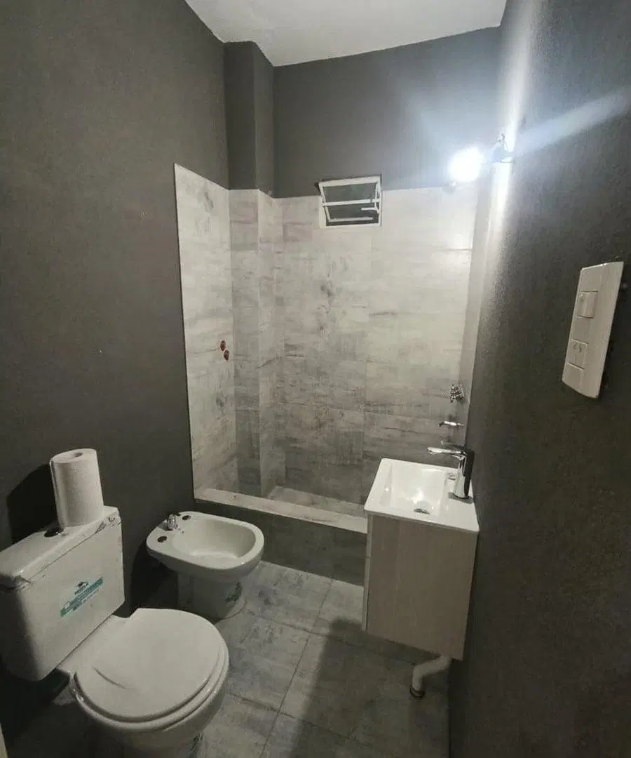VENTA CASA MULTIFAMILIAR 6 AMB LA TABLADA C GALPON 3