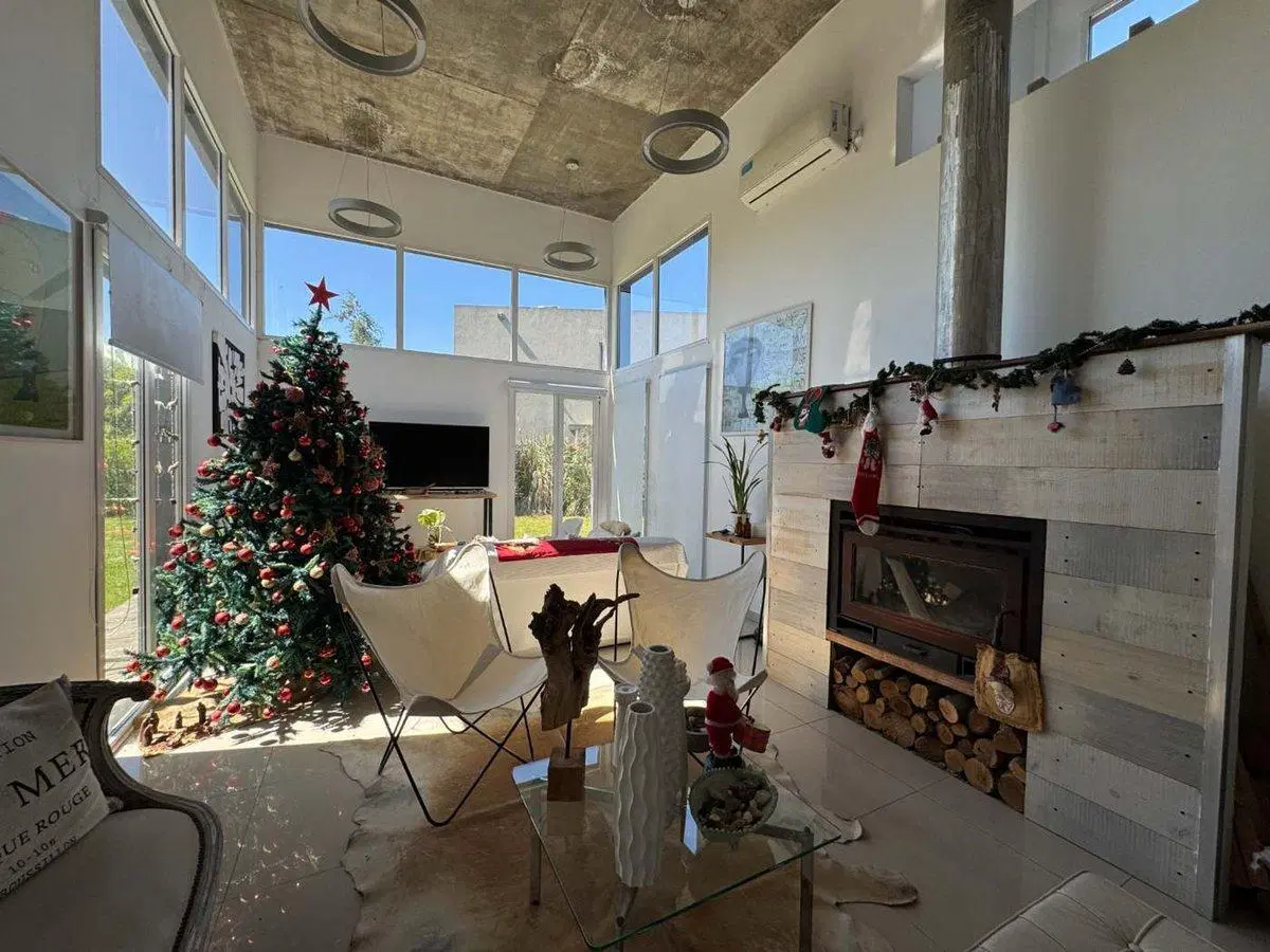 VENTA CASA 5 AMB - PILETA BARRIO BARBARITAS HIDROM 2