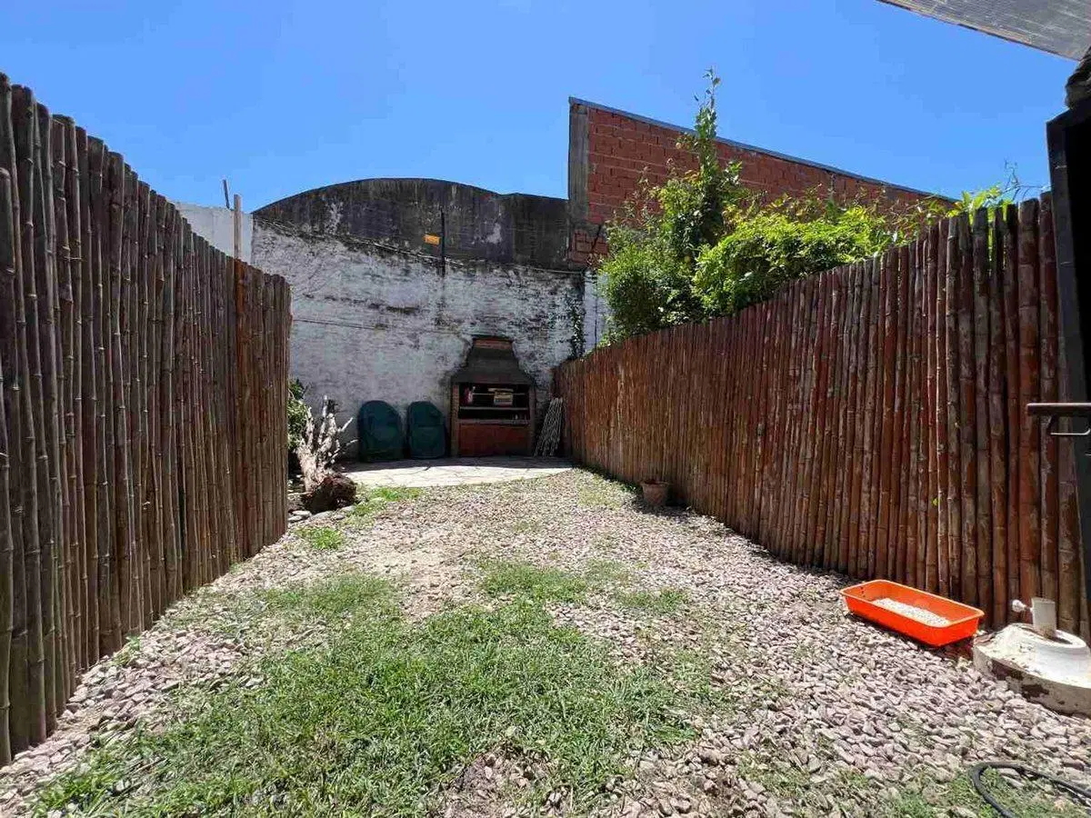 CASA VENTA TRIPLEX EN BARRIO EL MIRADOR HURLINGHAM 5