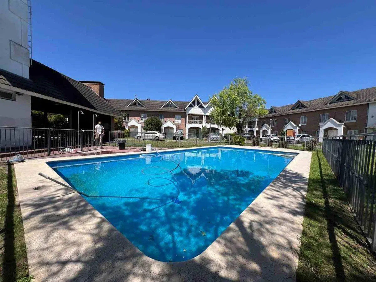 CASA VENTA TRIPLEX EN BARRIO EL MIRADOR HURLINGHAM 4