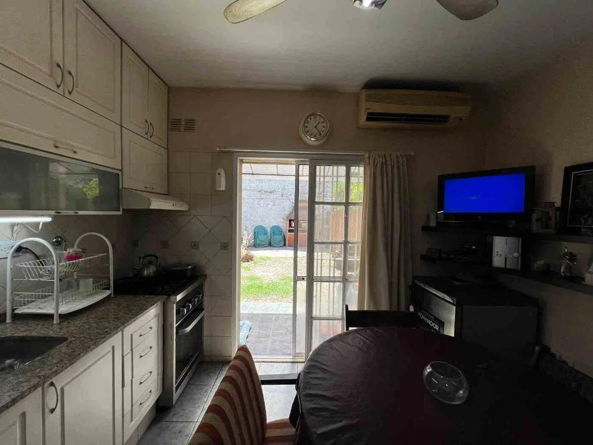 CASA VENTA TRIPLEX EN BARRIO EL MIRADOR HURLINGHAM 3