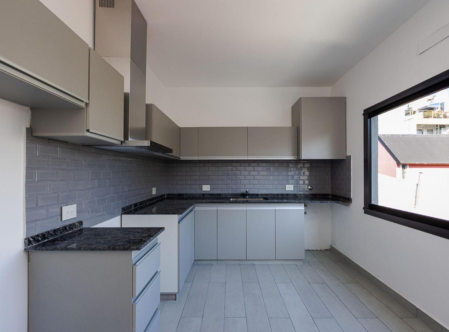 Depto 2 ambientes en duplex con Cochera y Terraza