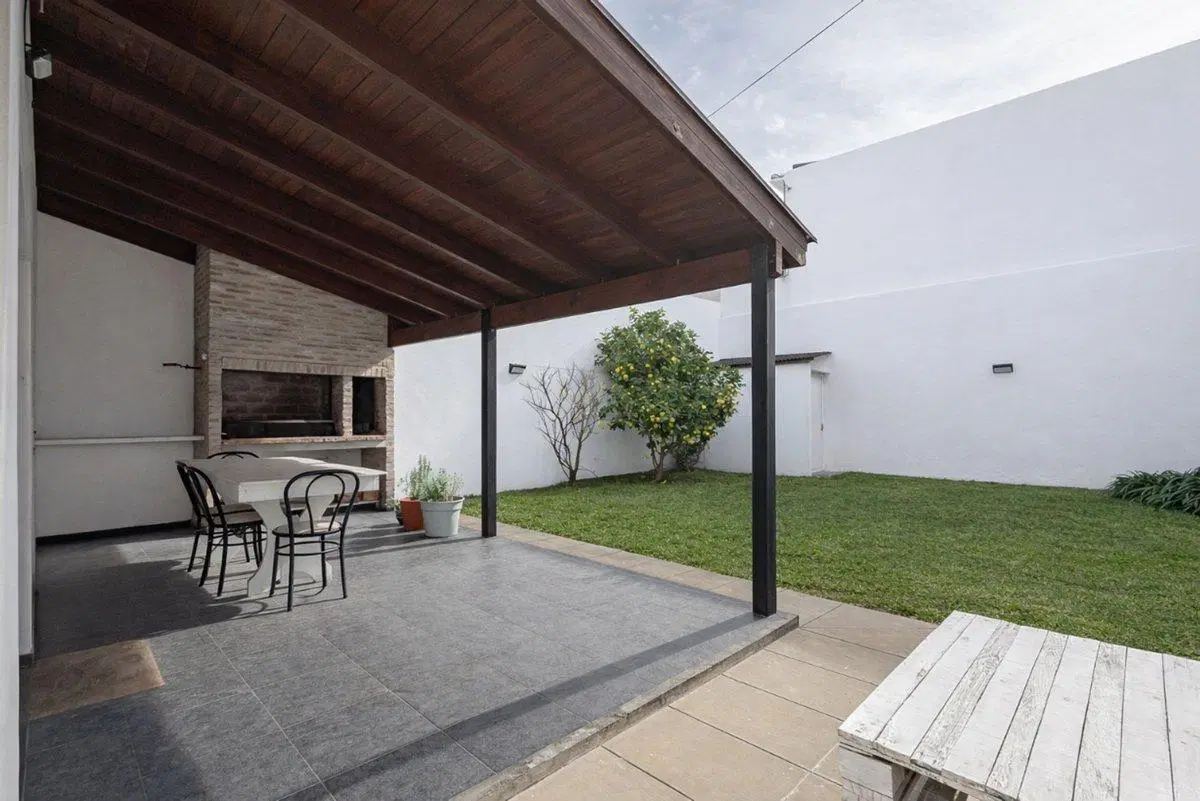 VENTA SOLIDA CASA CASTELAR 4 AMB  300M DE ESTACION 2