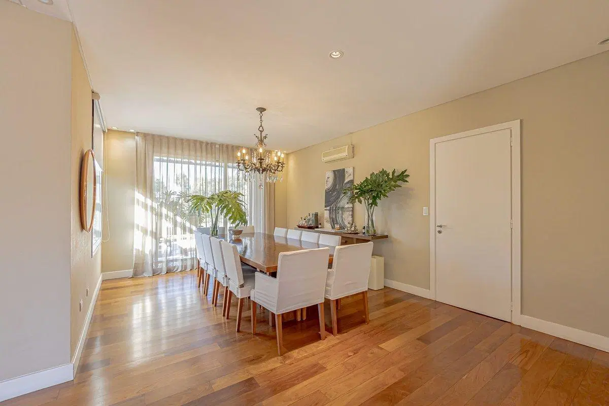 Venta hermosa casa de 6 Amb - Los Pingüinos 2