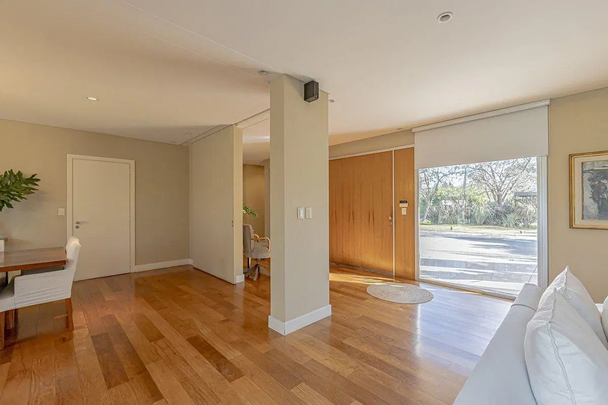 Venta hermosa casa de 6 Amb - Los Pingüinos 4