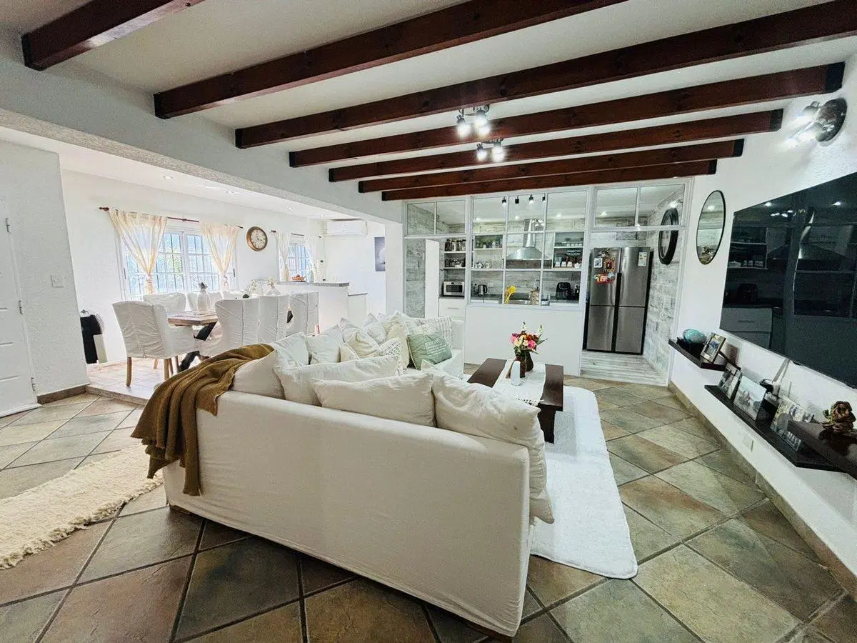 Venta casa 5 amb - quincho y pileta - San Fernando 5
