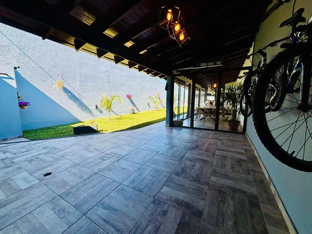 Venta casa 5 amb - quincho y pileta - San Fernando 4