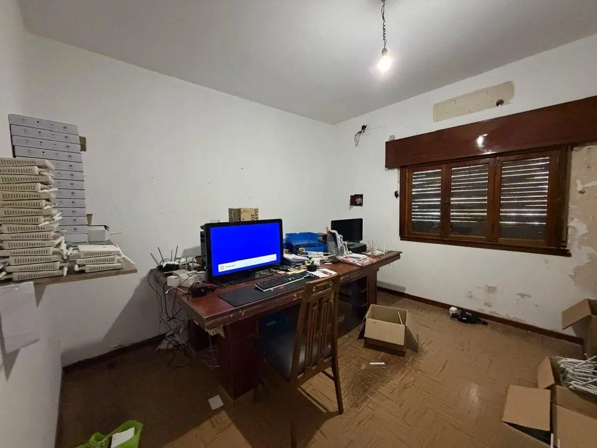 VENTA CASA 4 AMB EN ISIDRO CASANOVA + LOCAL 4
