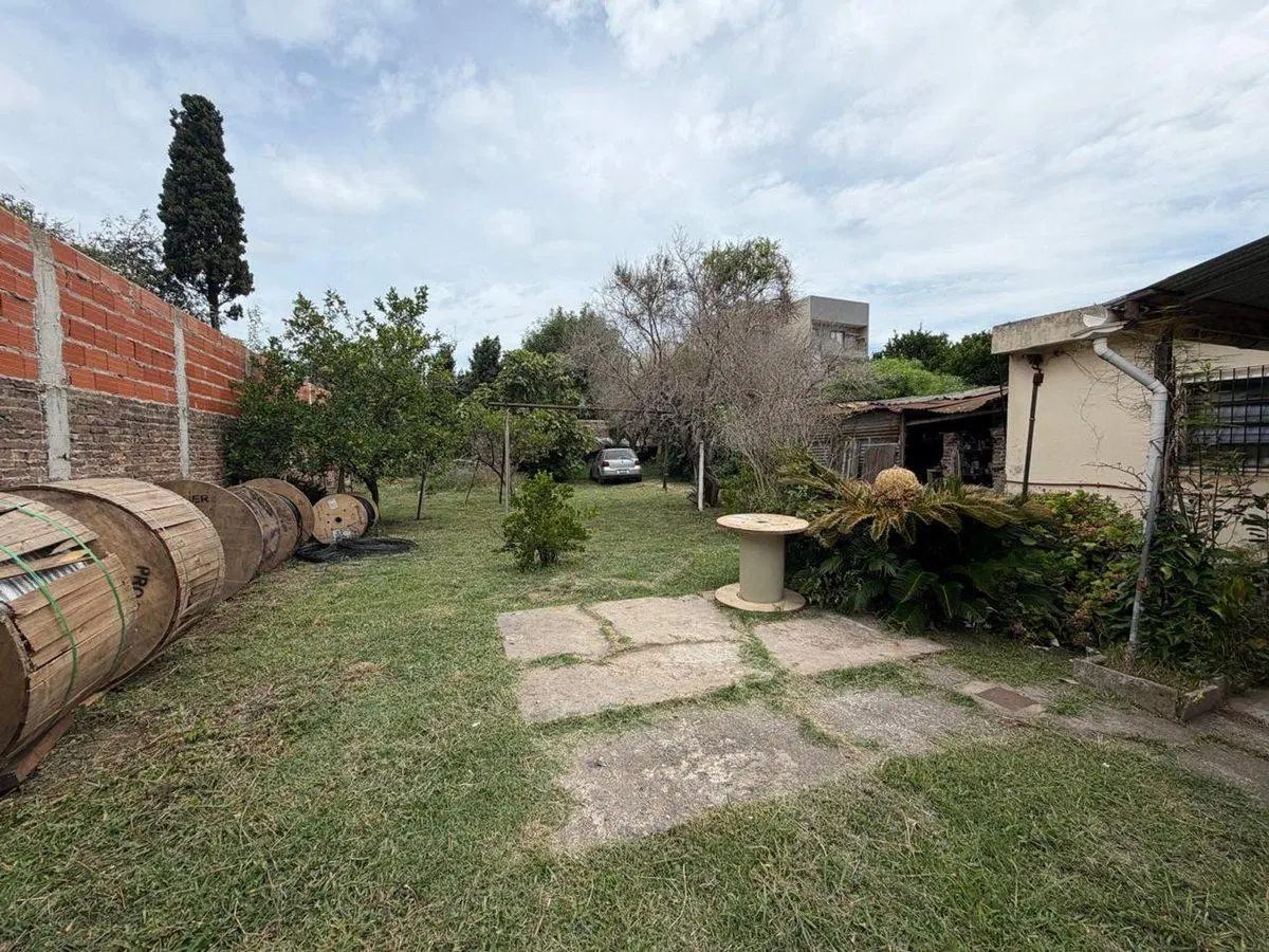 VENTA CASA 4 AMB EN ISIDRO CASANOVA + LOCAL 5