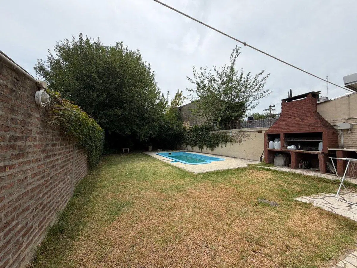 VENTA CASA 4 AMBIENTES ITUZAINGÓ CON PILETA 4