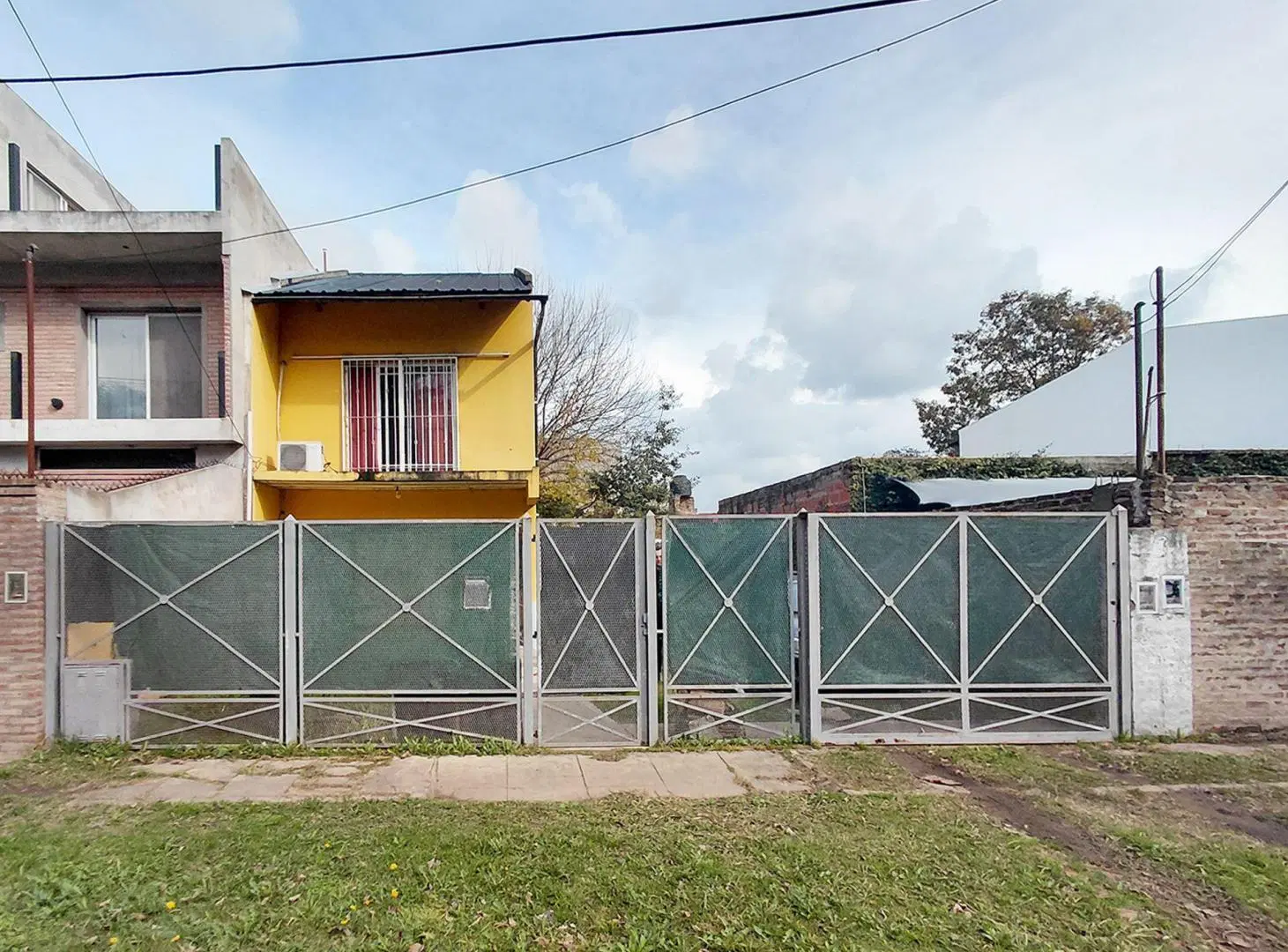VENTA CASA 3 AMB  2 PLANTAS AMPLIO PARQUE 4